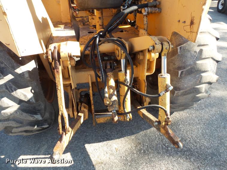 image for item L3572 1983 Case 480D landscape tractor