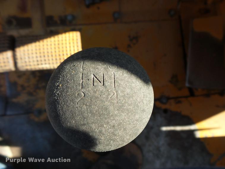 image for item L3572 1983 Case 480D landscape tractor