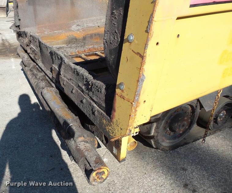 image for item L3574 2001 Caterpillar AP-1055B paver