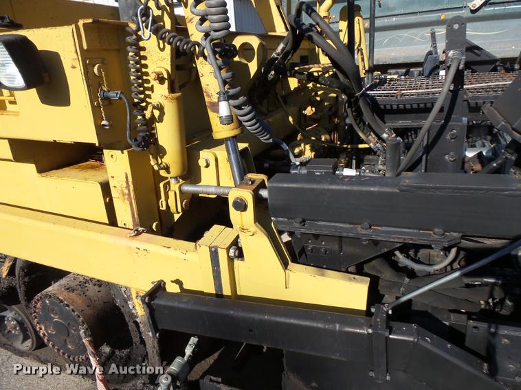 image for item L3574 2001 Caterpillar AP-1055B paver
