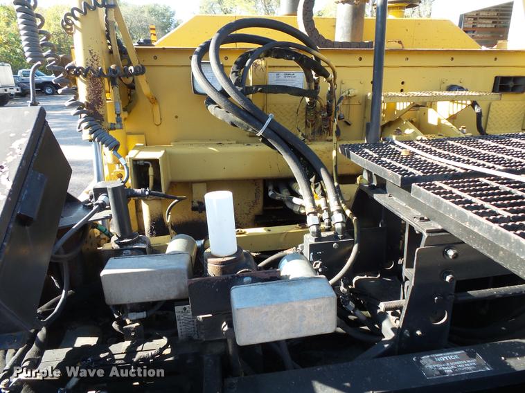 image for item L3574 2001 Caterpillar AP-1055B paver