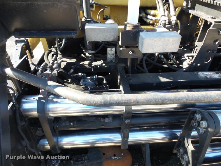 image for item L3574 2001 Caterpillar AP-1055B paver