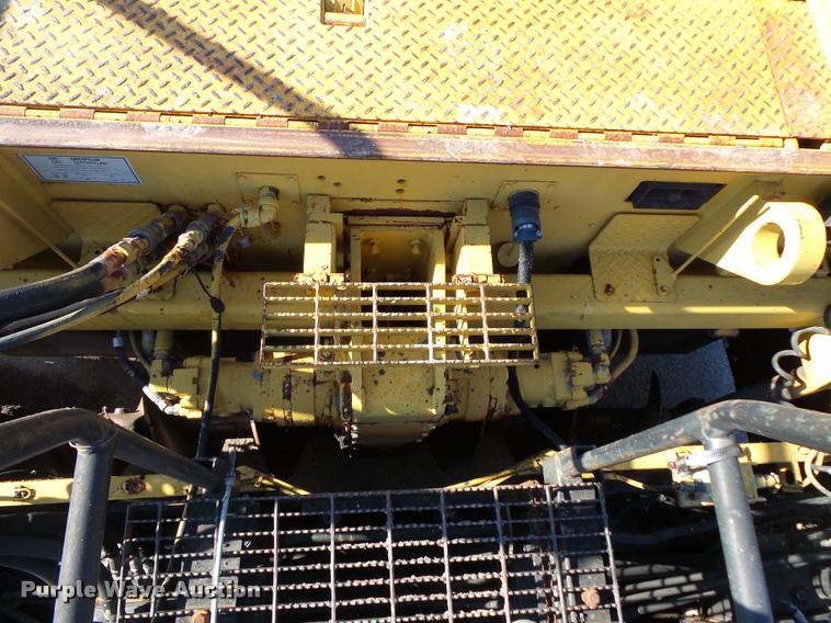 image for item L3574 2001 Caterpillar AP-1055B paver