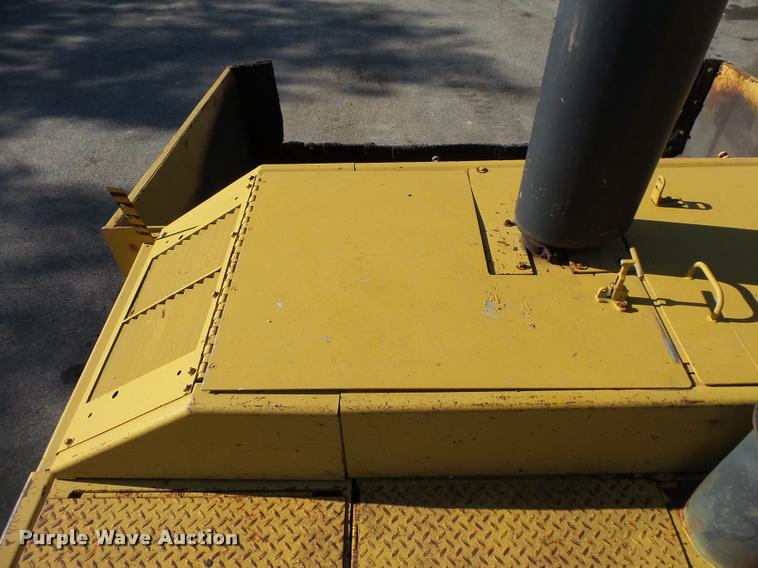image for item L3574 2001 Caterpillar AP-1055B paver