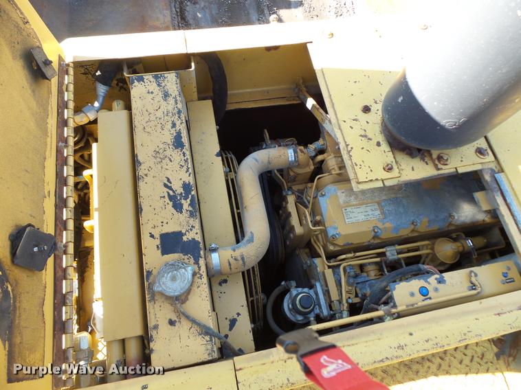 image for item L3574 2001 Caterpillar AP-1055B paver