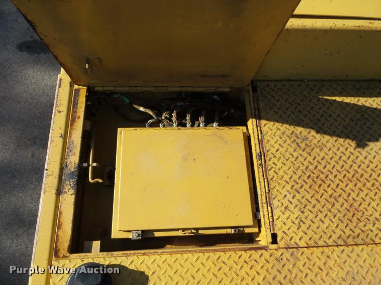 image for item L3574 2001 Caterpillar AP-1055B paver