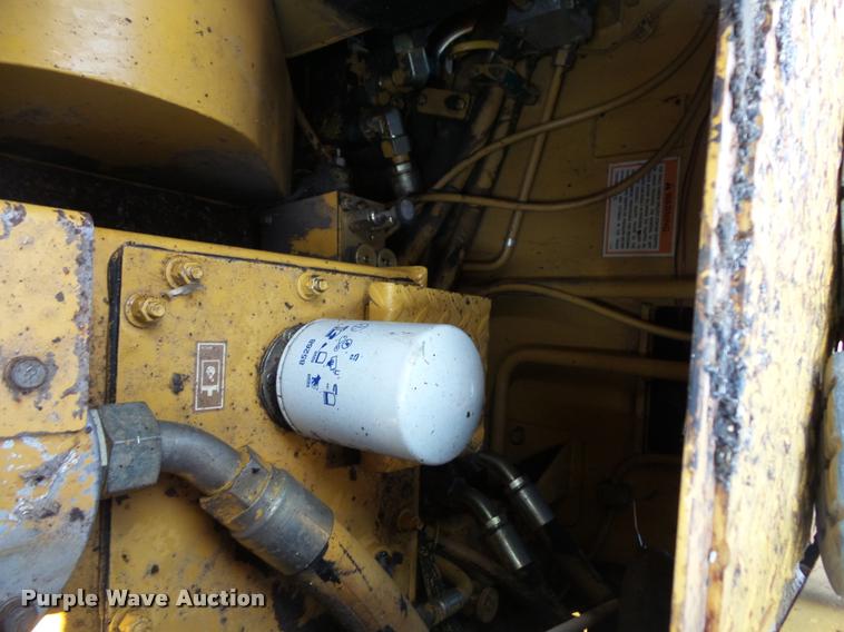 image for item L3574 2001 Caterpillar AP-1055B paver