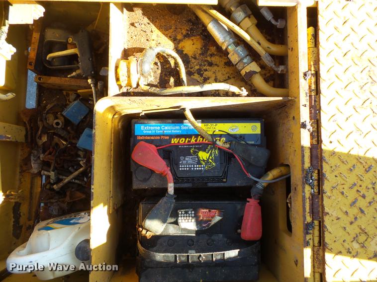 image for item L3574 2001 Caterpillar AP-1055B paver