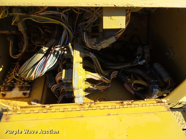 image for item L3574 2001 Caterpillar AP-1055B paver