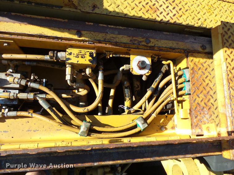 image for item L3574 2001 Caterpillar AP-1055B paver