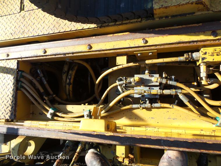 image for item L3574 2001 Caterpillar AP-1055B paver