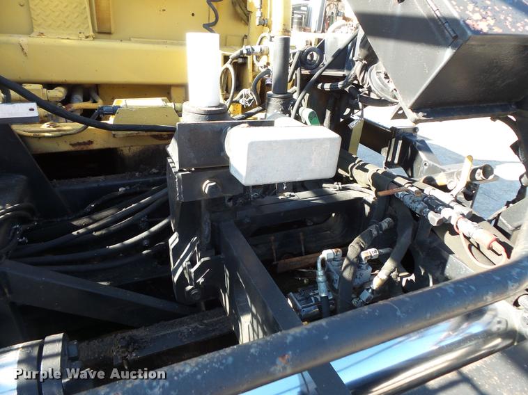 image for item L3574 2001 Caterpillar AP-1055B paver