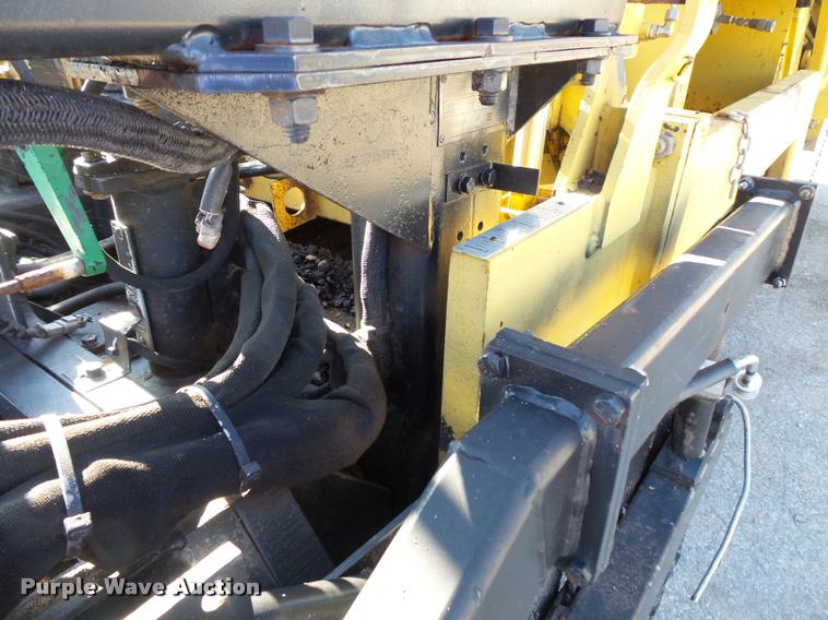 image for item L3574 2001 Caterpillar AP-1055B paver