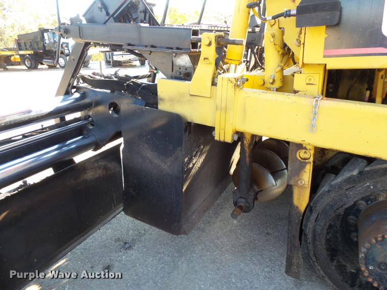 image for item L3574 2001 Caterpillar AP-1055B paver