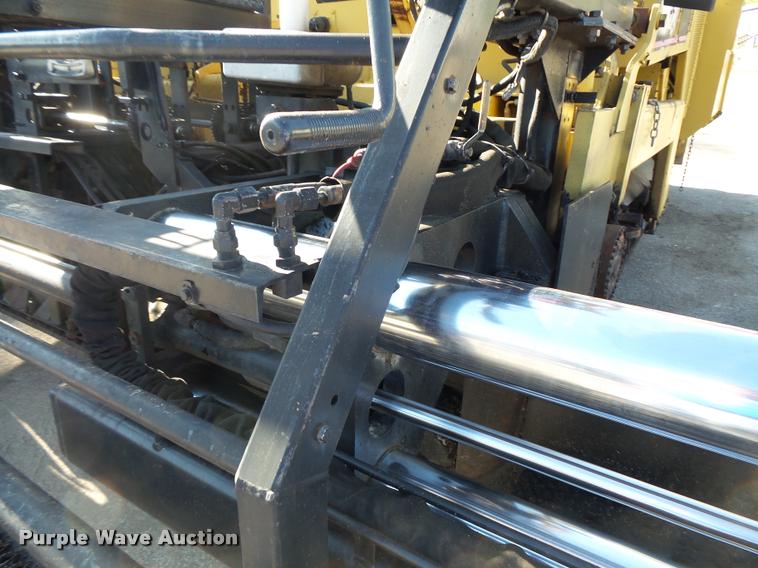 image for item L3574 2001 Caterpillar AP-1055B paver