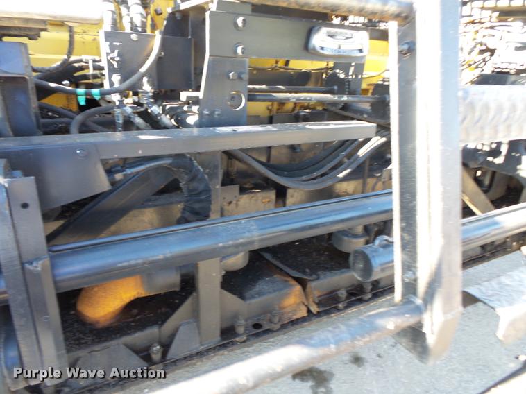 image for item L3574 2001 Caterpillar AP-1055B paver