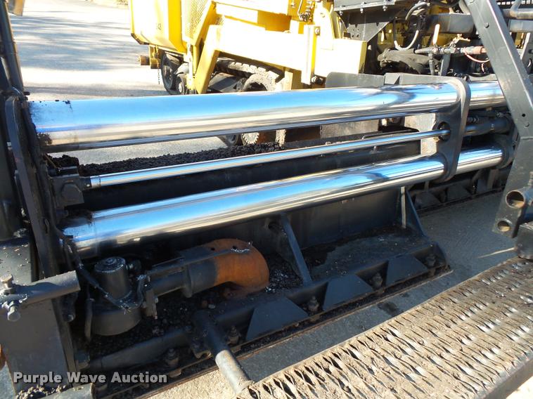 image for item L3574 2001 Caterpillar AP-1055B paver