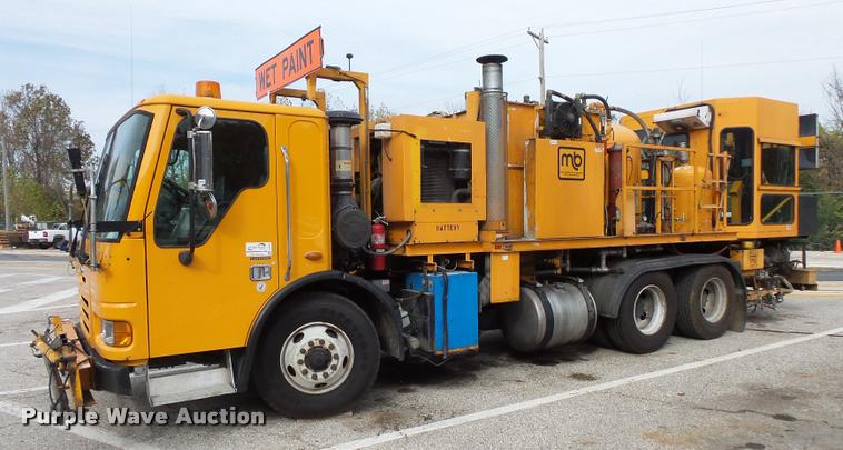 image for item L3579 2003 Sterling Condor paint striper truck