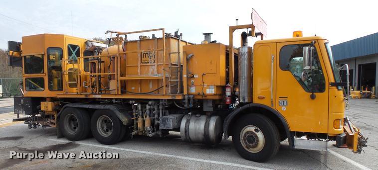 image for item L3579 2003 Sterling Condor paint striper truck