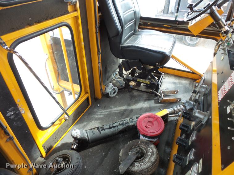 image for item L3579 2003 Sterling Condor paint striper truck