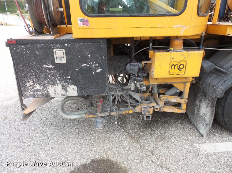 image for item L3579 2003 Sterling Condor paint striper truck