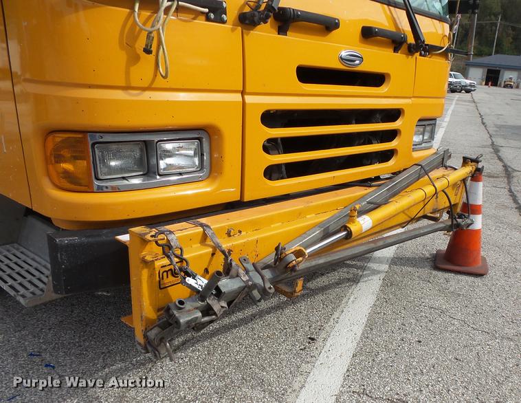 image for item L3579 2003 Sterling Condor paint striper truck