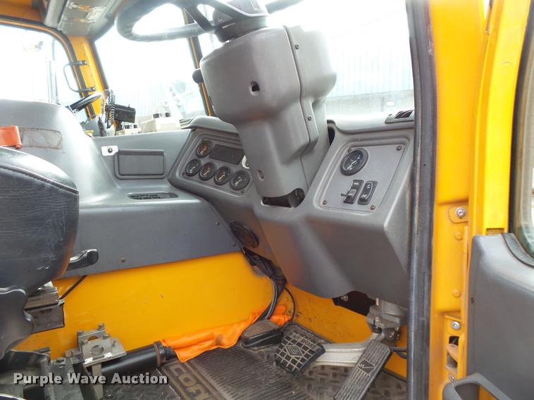 image for item L3579 2003 Sterling Condor paint striper truck