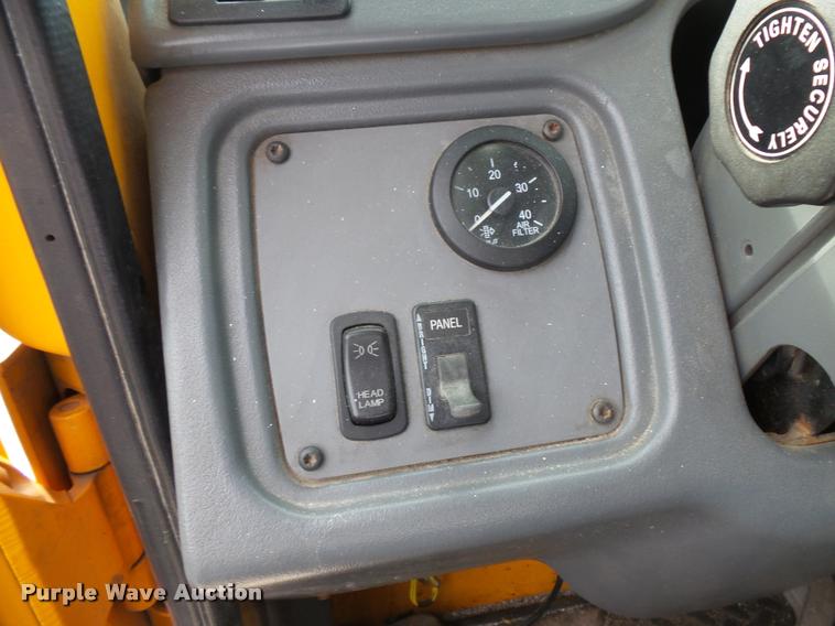 image for item L3579 2003 Sterling Condor paint striper truck