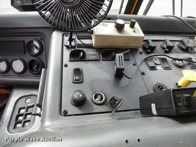 image for item L3579 2003 Sterling Condor paint striper truck