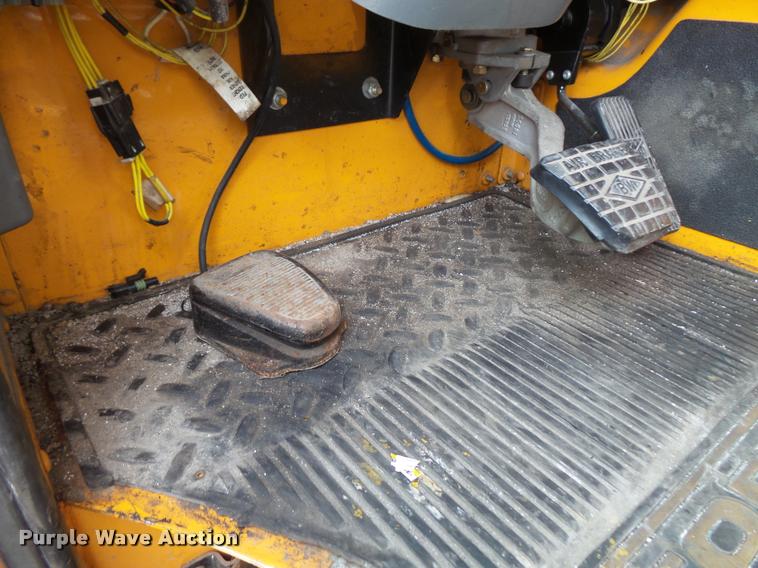 image for item L3579 2003 Sterling Condor paint striper truck