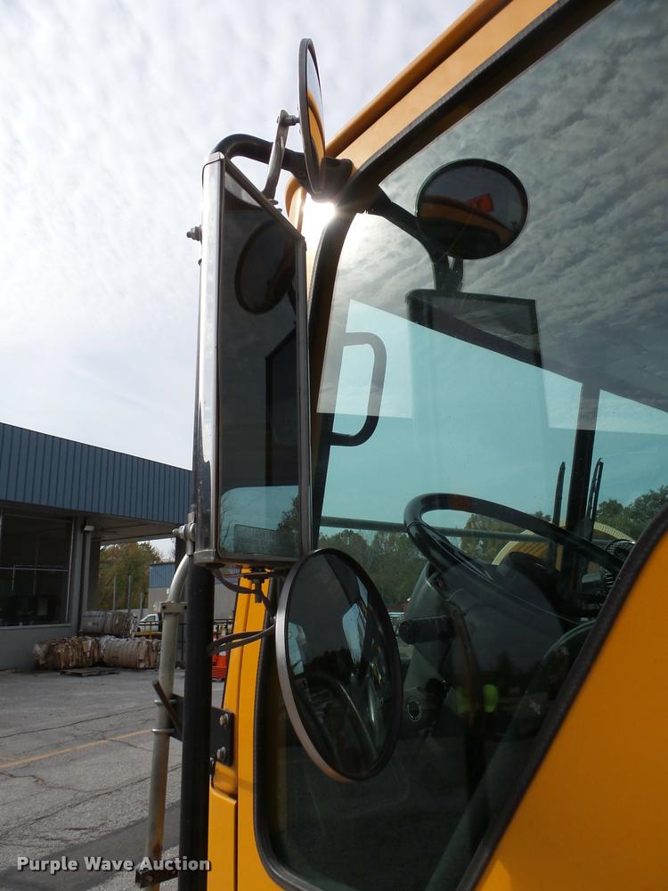 image for item L3579 2003 Sterling Condor paint striper truck