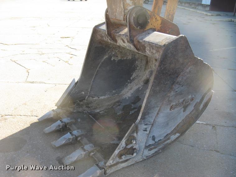 image for item L3906 2006 Case CX210 excavator