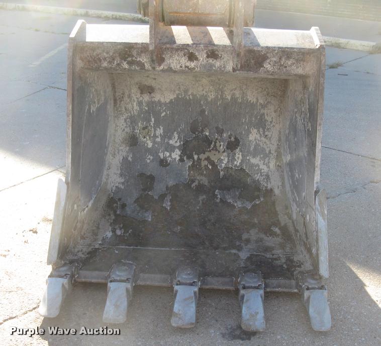 image for item L3906 2006 Case CX210 excavator