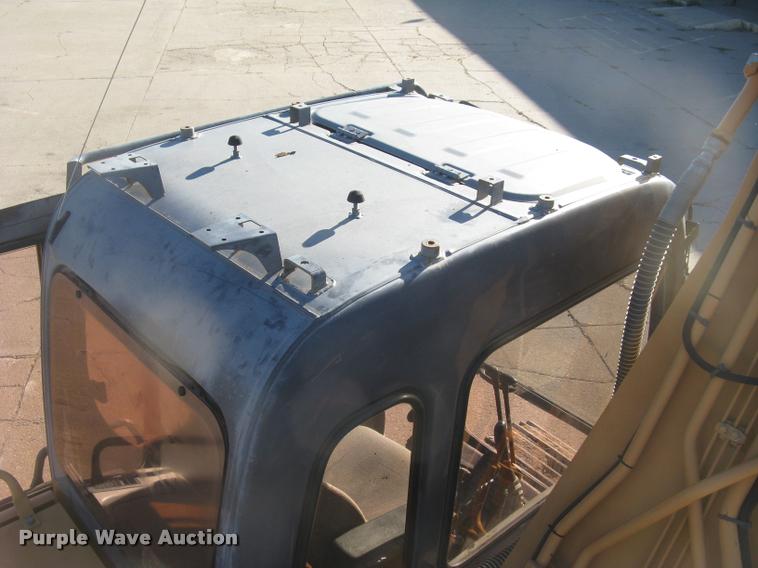 image for item L3906 2006 Case CX210 excavator