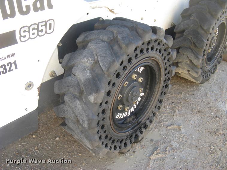 image for item L3909 2014 Bobcat S650 skid steer