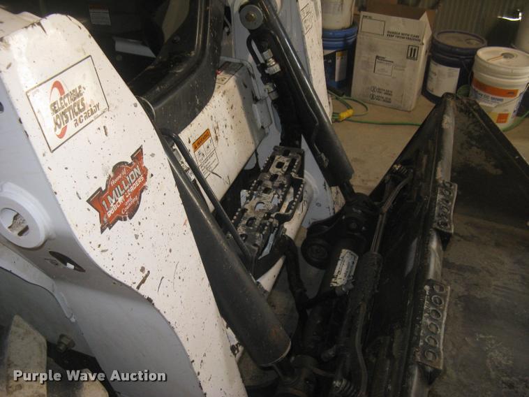 image for item L3909 2014 Bobcat S650 skid steer