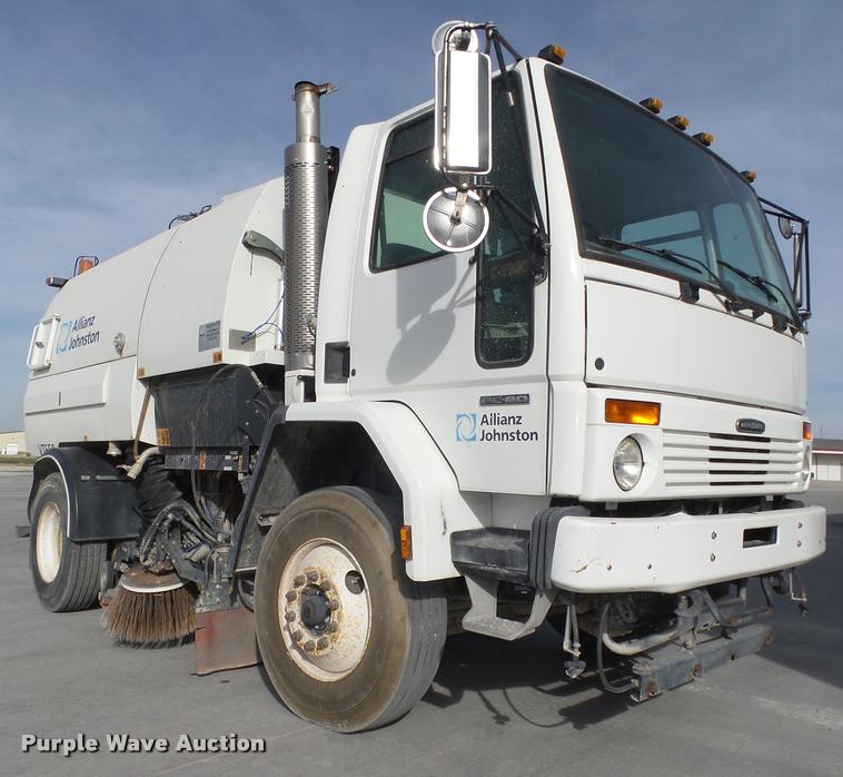 image for item L4114 2007 Freightliner FC80 street sweeper truck