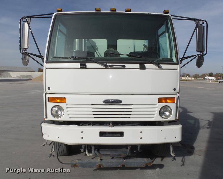 image for item L4114 2007 Freightliner FC80 street sweeper truck