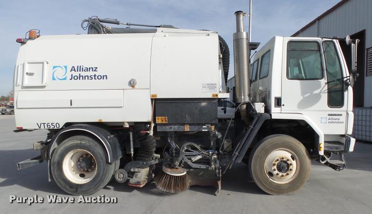 image for item L4114 2007 Freightliner FC80 street sweeper truck