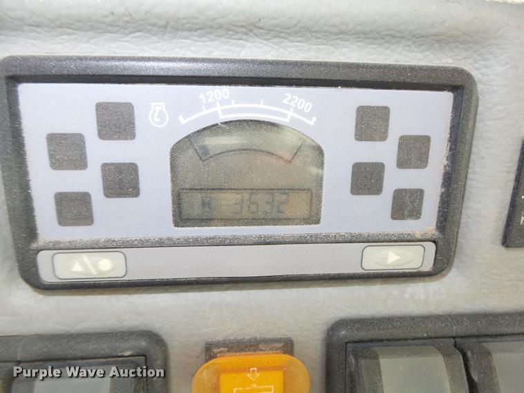 image for item L4114 2007 Freightliner FC80 street sweeper truck