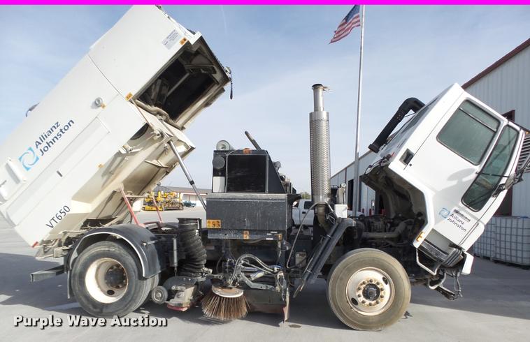 image for item L4114 2007 Freightliner FC80 street sweeper truck