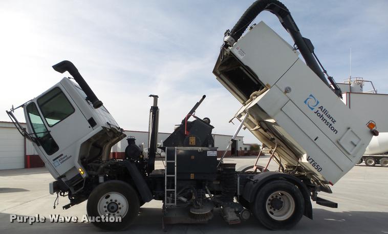 image for item L4114 2007 Freightliner FC80 street sweeper truck