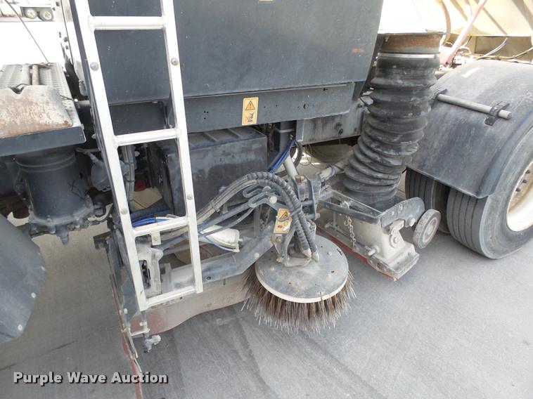 image for item L4114 2007 Freightliner FC80 street sweeper truck