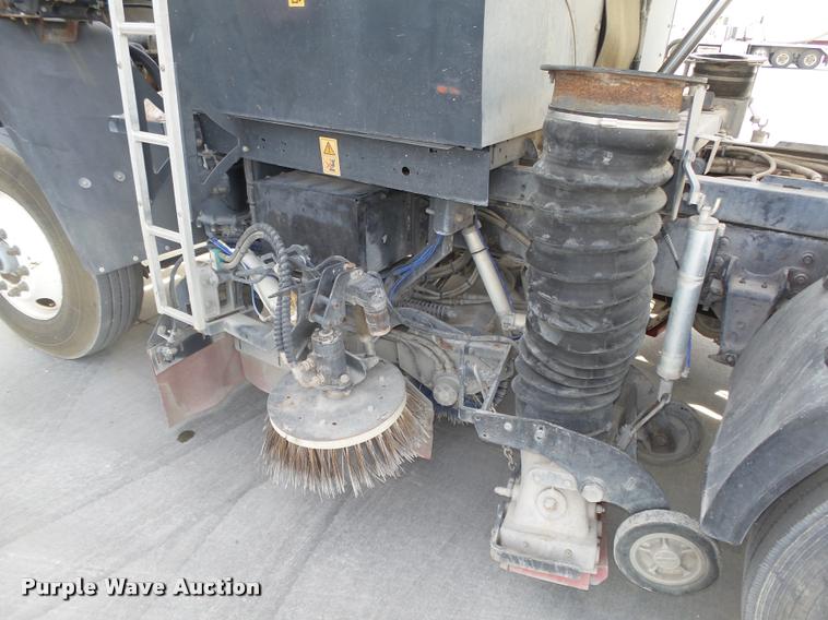 image for item L4114 2007 Freightliner FC80 street sweeper truck