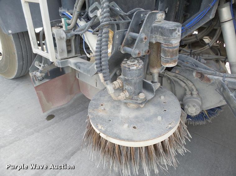 image for item L4114 2007 Freightliner FC80 street sweeper truck