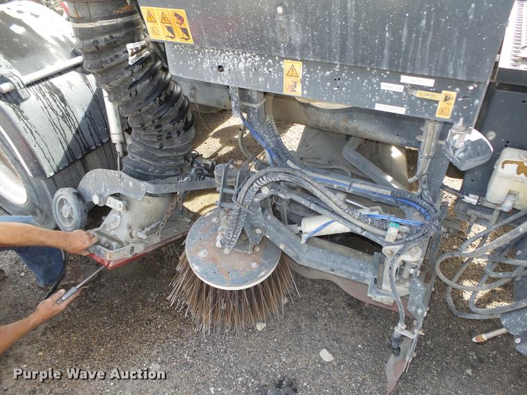 image for item L4114 2007 Freightliner FC80 street sweeper truck