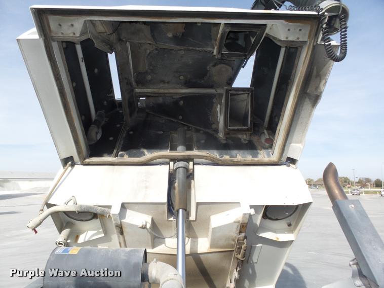 image for item L4114 2007 Freightliner FC80 street sweeper truck