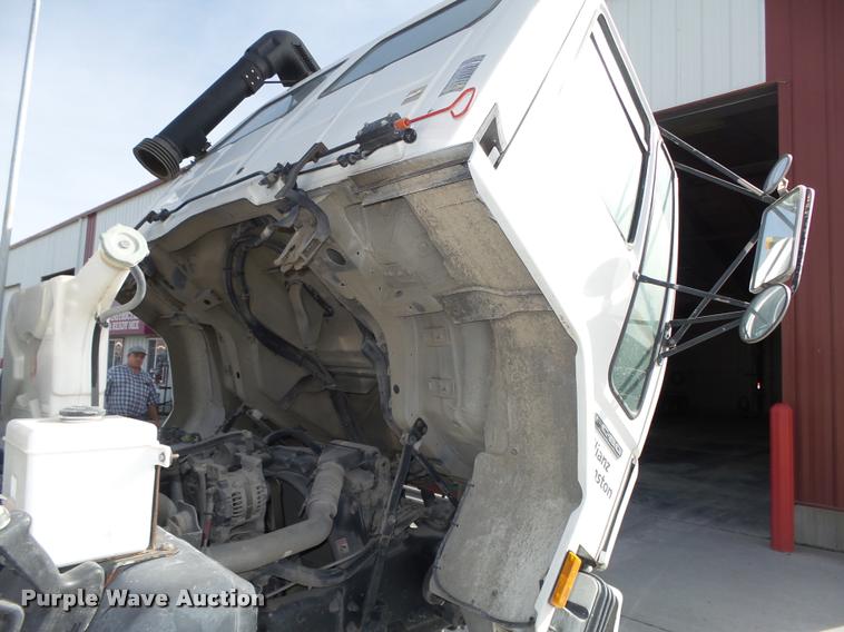 image for item L4114 2007 Freightliner FC80 street sweeper truck