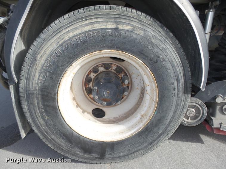 image for item L4114 2007 Freightliner FC80 street sweeper truck