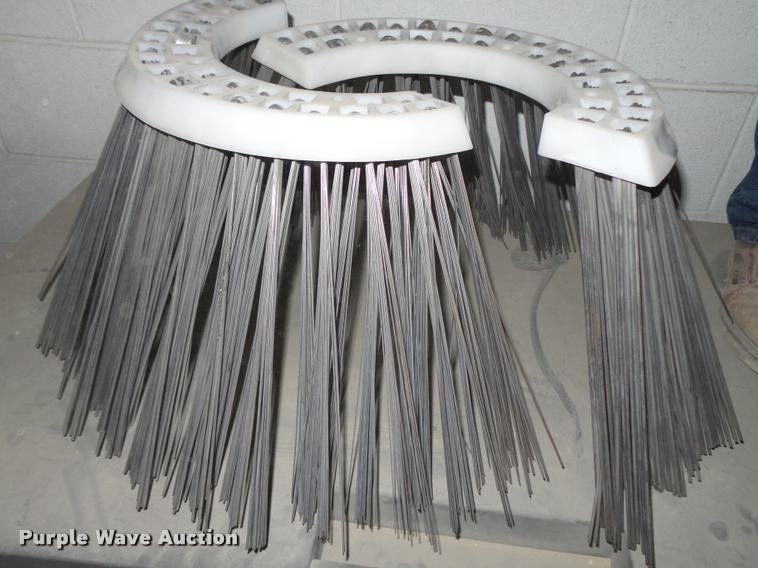 image for item L4114 2007 Freightliner FC80 street sweeper truck